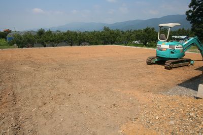 除草対策です。う～ん広いです