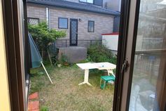 施工前の写真です。ここからお部屋とお庭を繋ぐスペース作りを・・・"